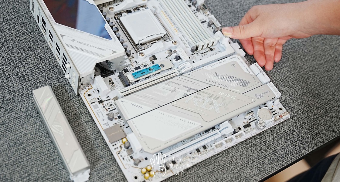��˶X870E-A��ѩNEO