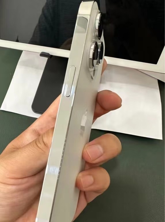 iPhone15