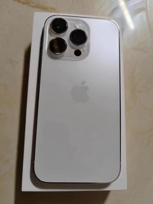 iPhone15