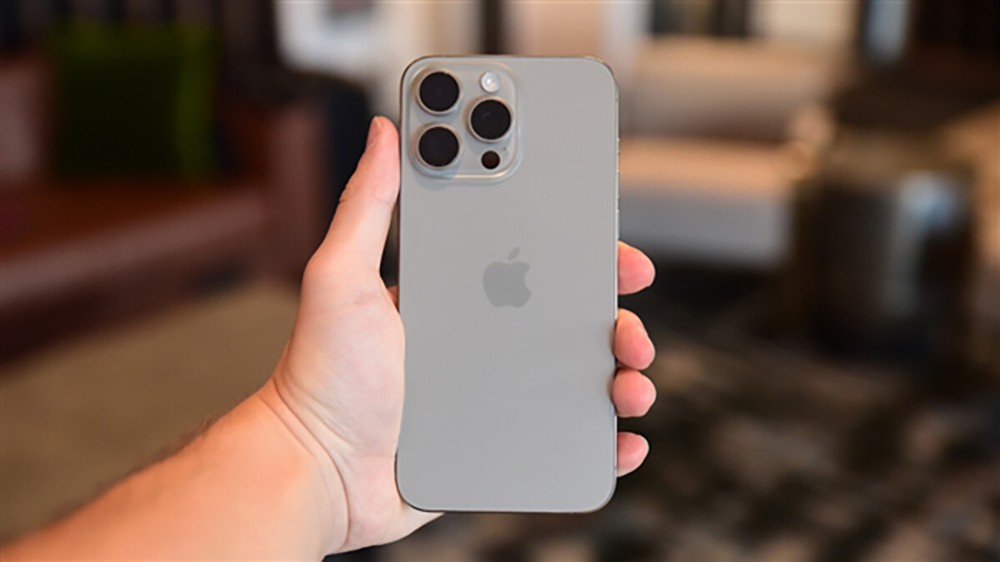 iPhone16