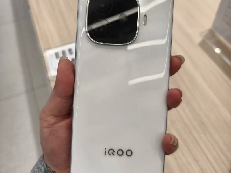 iQOO Z9 Turbo