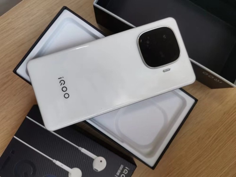iQOO Z9 Turbo