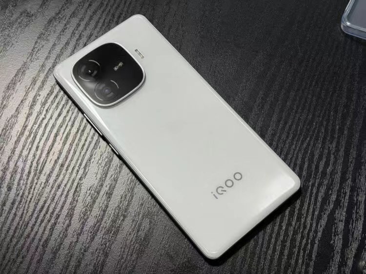 iQOO Z9 Turbo