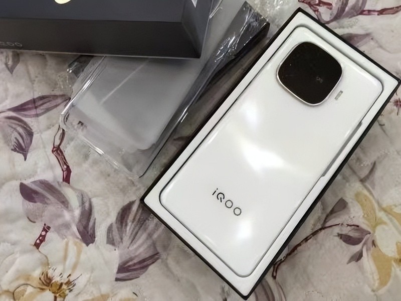 iQOO Z9 Turbo