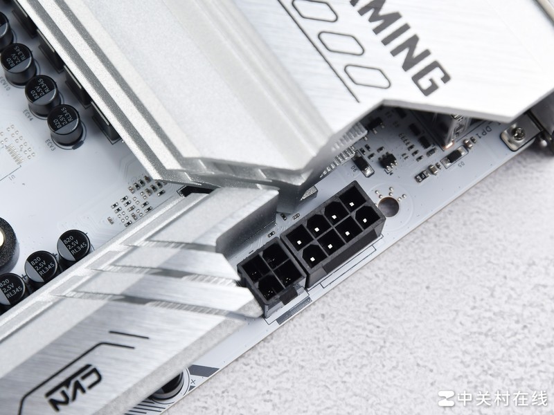 �߲ʺ�B650Mս�н�