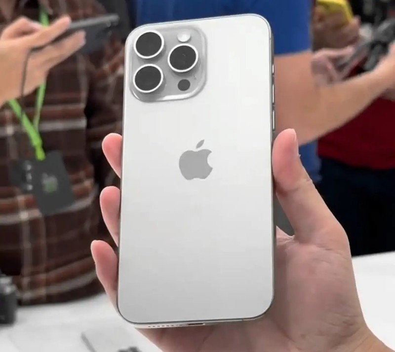 iPhone15